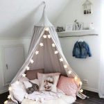 Amazing 22 Ways To Decorate With String Lights For The Coolest Bedroom cute room decor