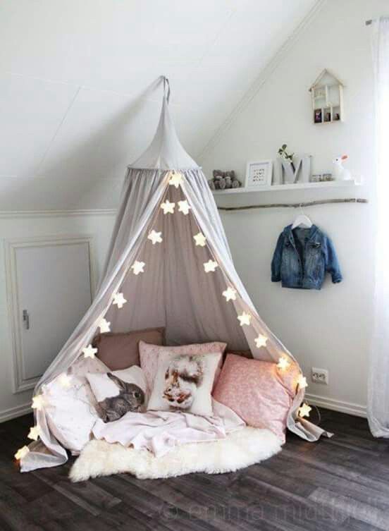 Amazing 22 Ways To Decorate With String Lights For The Coolest Bedroom cute room decor