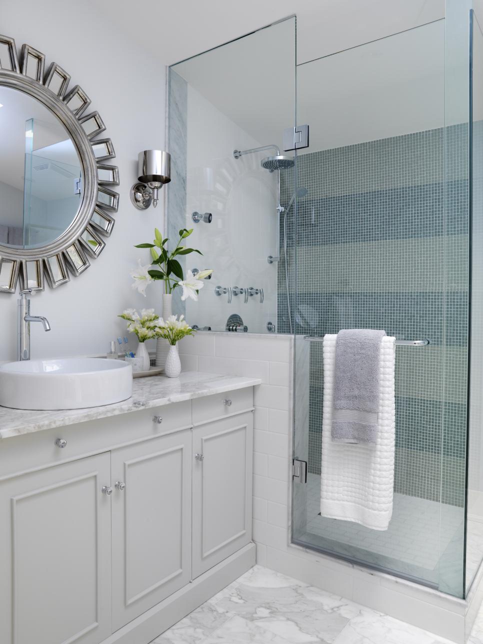 Best 15 Simply Chic Bathroom Tile Design Ideas | HGTV tiling bathroom walls ideas