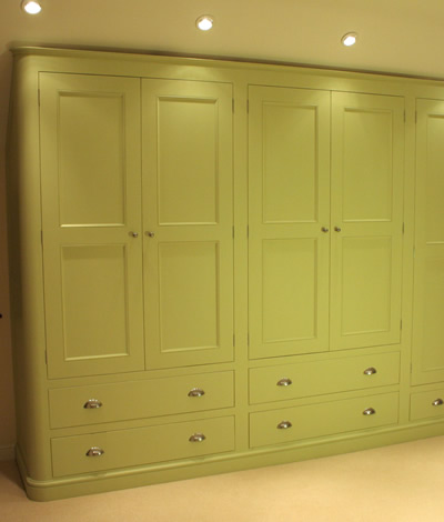 Best Wardrobes and Chest of Drawers bespoke free standing wardrobes