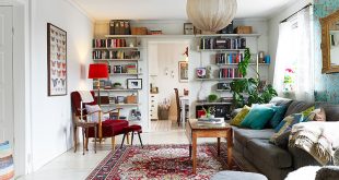 Cute Fun living room, large ceiling pendant, Persian style rug, red and  turquoise persian rug living room
