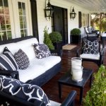 Cozy Front Porch- this is gorg! front porch furniture
