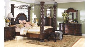 Cool large scale decorative pilasters and canopies create grand king beds and bedroom king size canopy bedroom sets