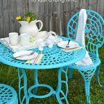 Pictures of How to spray paint outdoor metal furniture to last a long time. Simple painting outdoor metal furniture