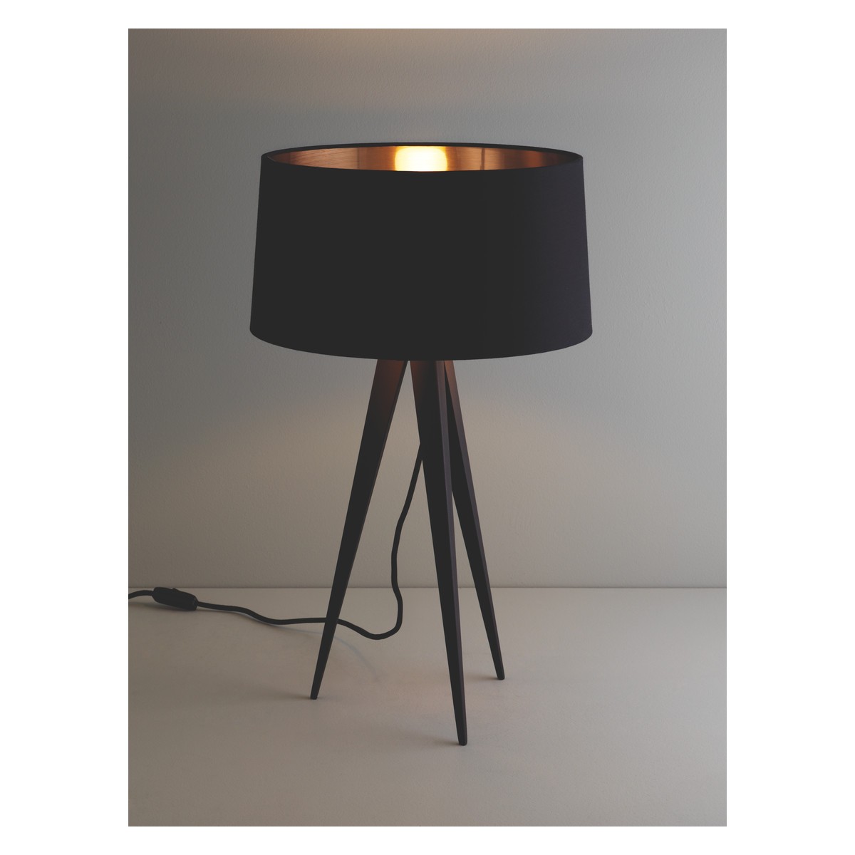 Pictures of ... YVES Black metal tripod table lamp base ... tripod table lamp