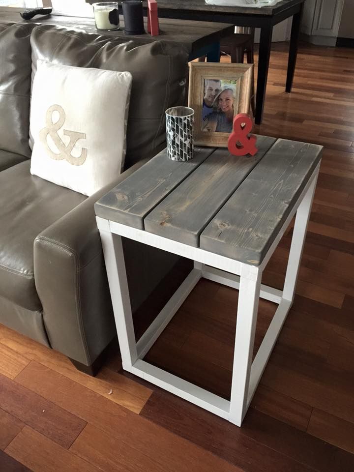 Living room end tables to create a fresh look