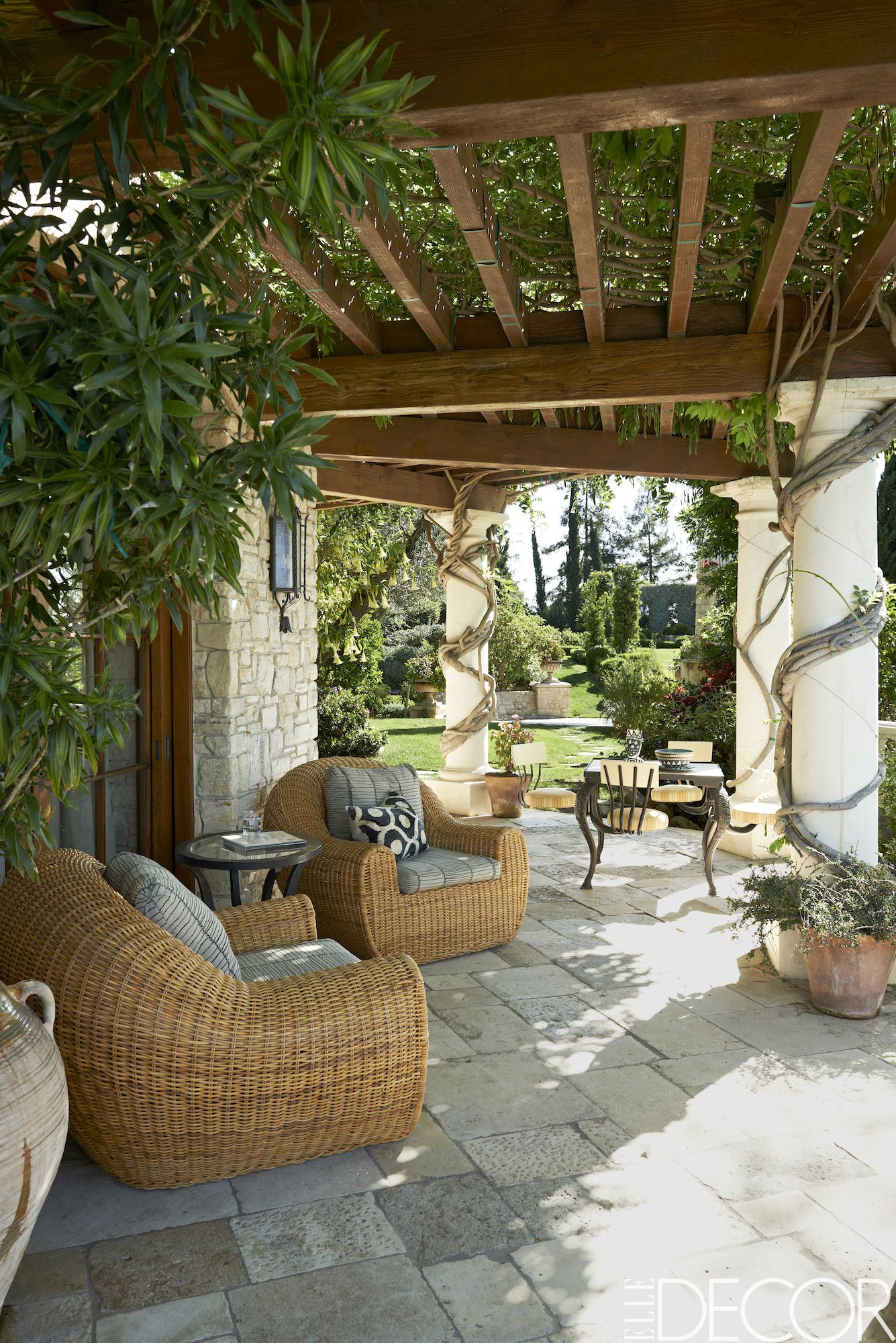 40 best small patio ideas - small patio furniture u0026 design CNLFUDM