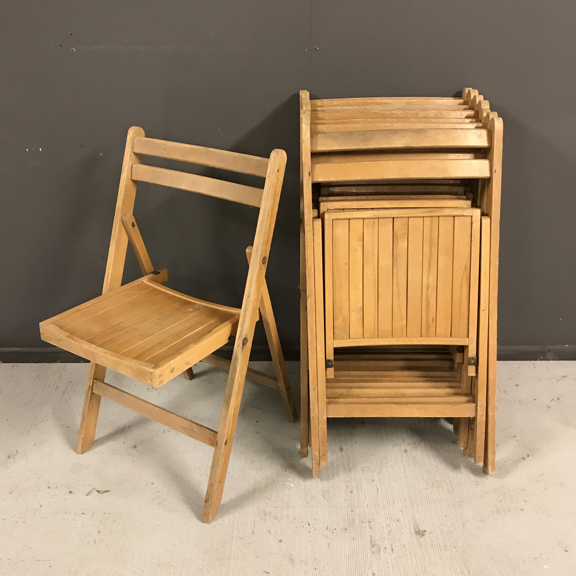 60 pc. vintage beech wooden folding chairs KPMAPYH