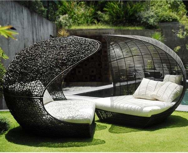 Outdoor Lounge Chairs for Relaxing in Open Air