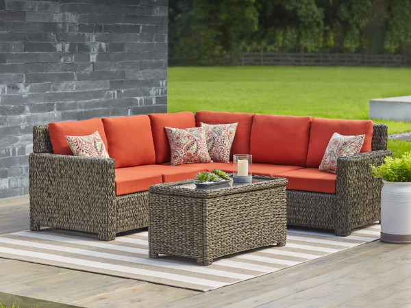 Lawn Furniture Types that Make your Time Worthwhile