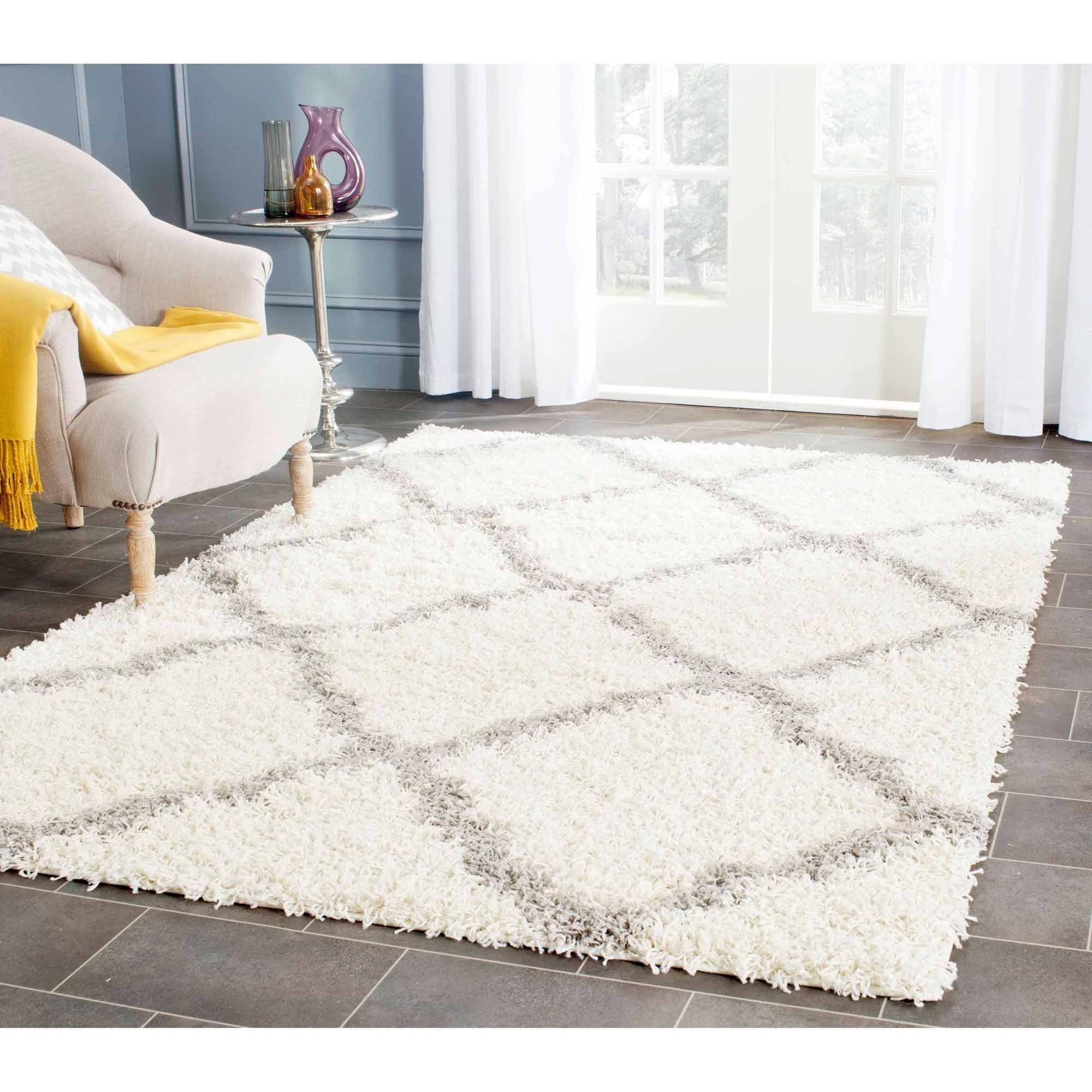 Elaborate your house spaces by filling some shag area rugs
