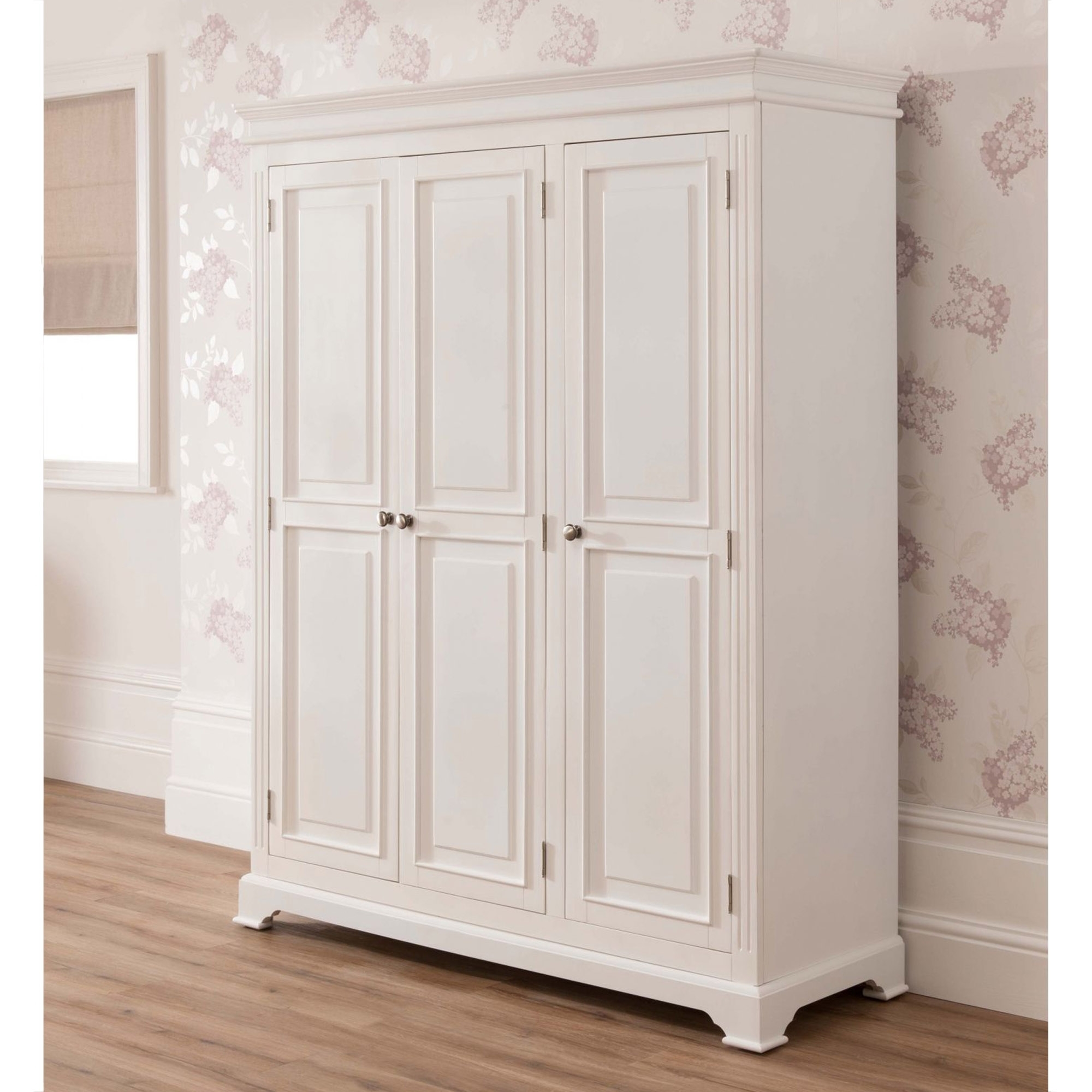 Shabby Chic Wardrobe for Your New Modern Lifestyle