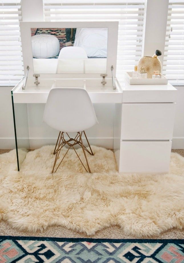 vanity desk 21 vanity tables beauty junkies will love via brit + co SCIIDJS