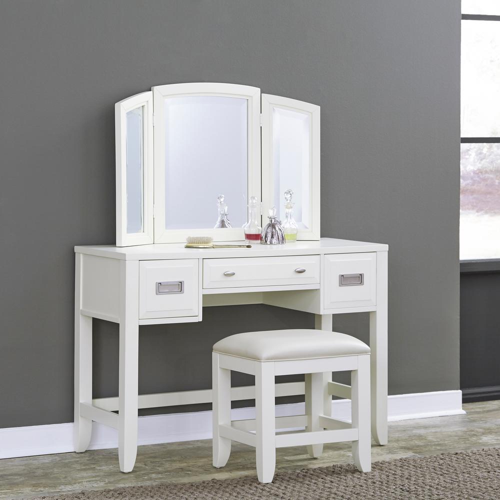 White Vanity Placement Brings Good Change