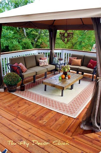 square deck decorating ideas !!! like curtain on posts