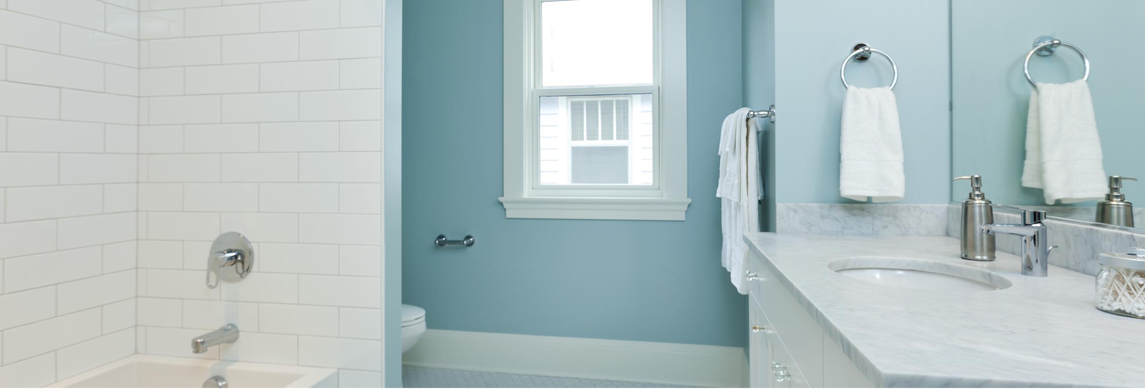 Best Colors to Use in a Small Bathroom - Home Decorating & Painting Advice