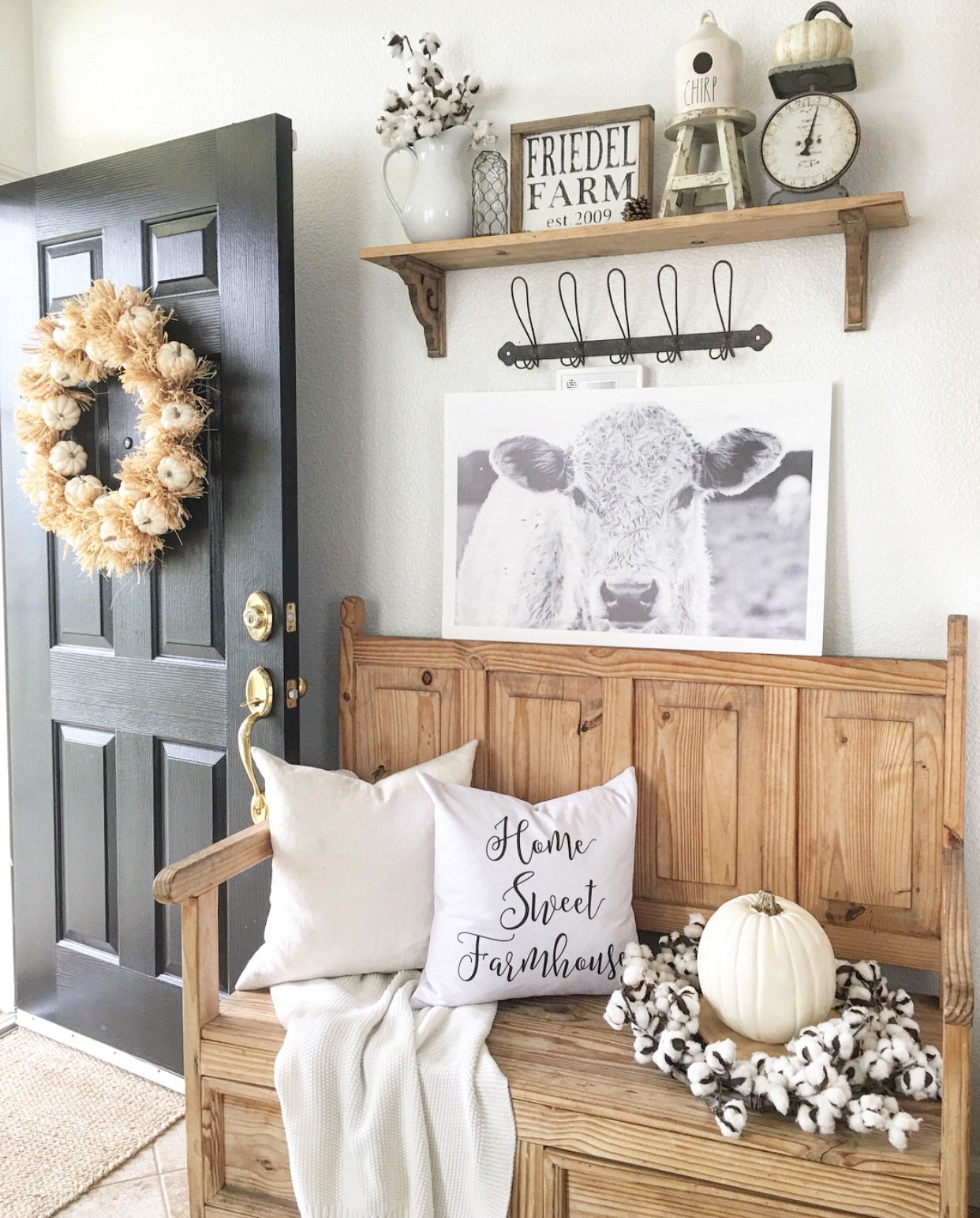 Rustic Farmhouse Entryway