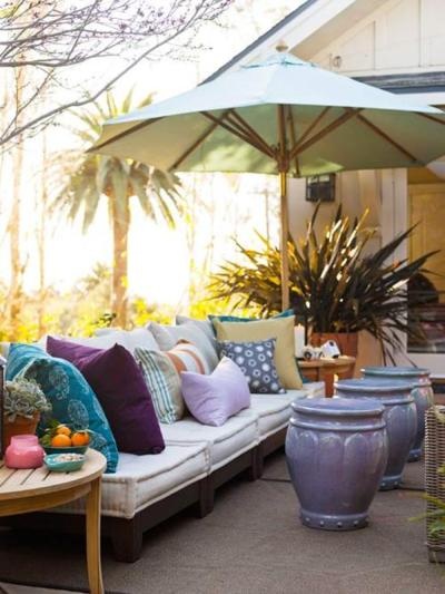 georgianadesign: Via Wife and Style | ~Outdoor Spaces~ | Pinterest |  Ceramic garden stools, Tables and Stools