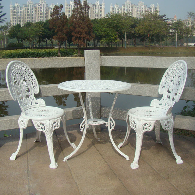 CAST ALUMINIUM GARDEN FURNITURE SET ~~ TABLE AND 2 CHAIRS ~~ VICTORIAN STYLE