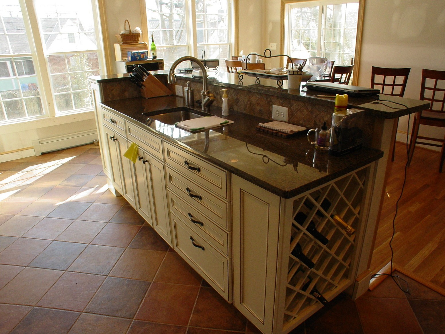 Kitchen Island With Sink And Seating