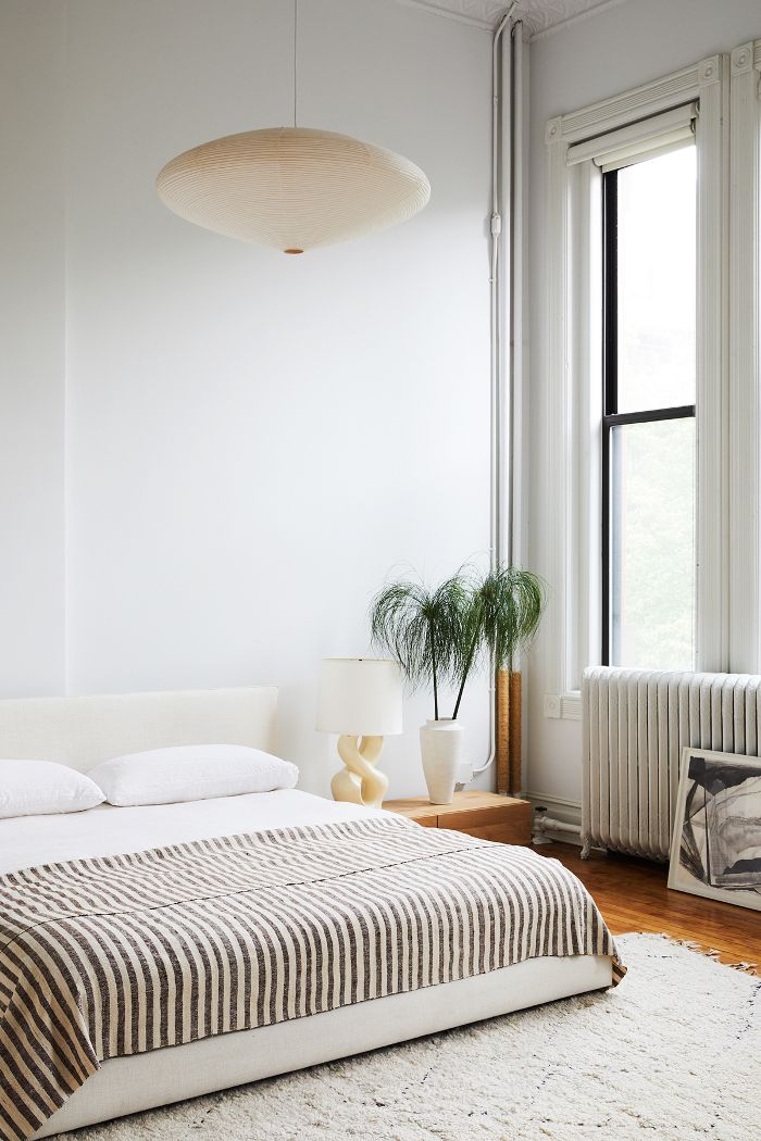 27 Minimalist Bedroom Ideas That Will Inspire You to Declutter