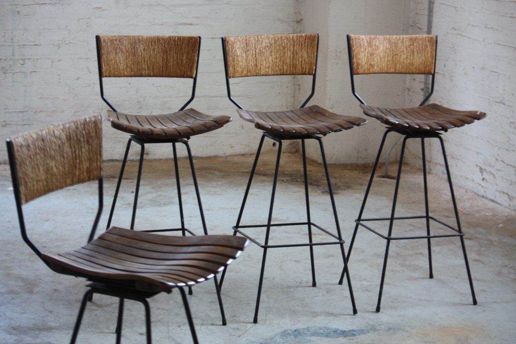 Determined Arthur Umanoff Mid Century Modern Rush Back Swivel Bar Stools  for Raymor (U.S.A. 1950s