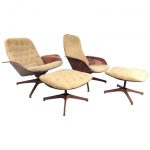 Pair of Mid-Century Modern Swivel Lounge Chairs by George Mulhauser by  Plycraft For Sale
