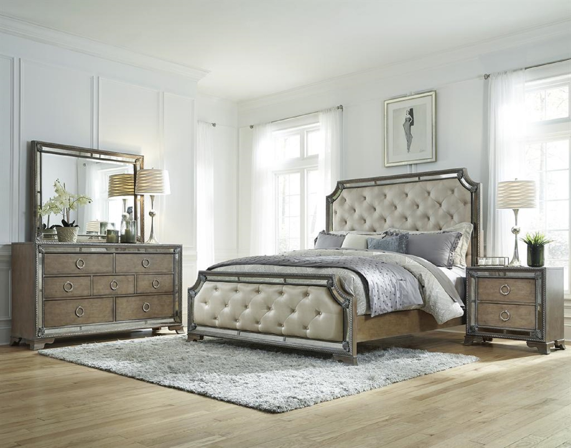 Image of: Mirrored Bedroom Furniture Cheap
