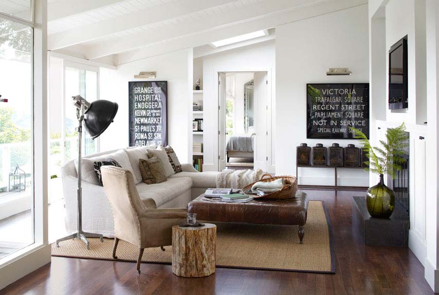 Modern country decor living room go well
  with stenciled signs
