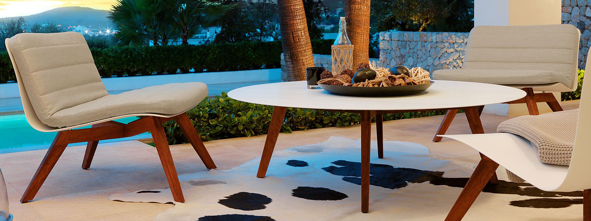 VITEO SLIM MODERN Outdoor LOUNGE Furniture | Luxury Design GARDEN Furniture  By Wolfgang Pichler | ARCHITECTURAL