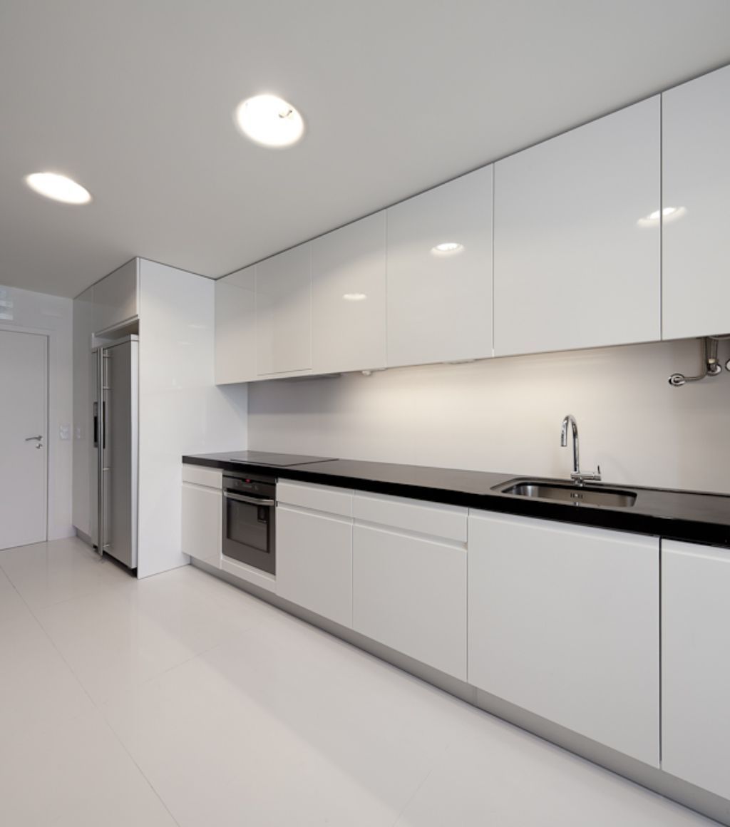 nice-contemporary-white-kitchen-with-white-modern-apartment-kitchen -decoration-home-design-inspiration