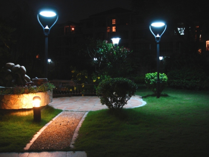 Brightening outdoor solar garden lights
that will sparkle your garden