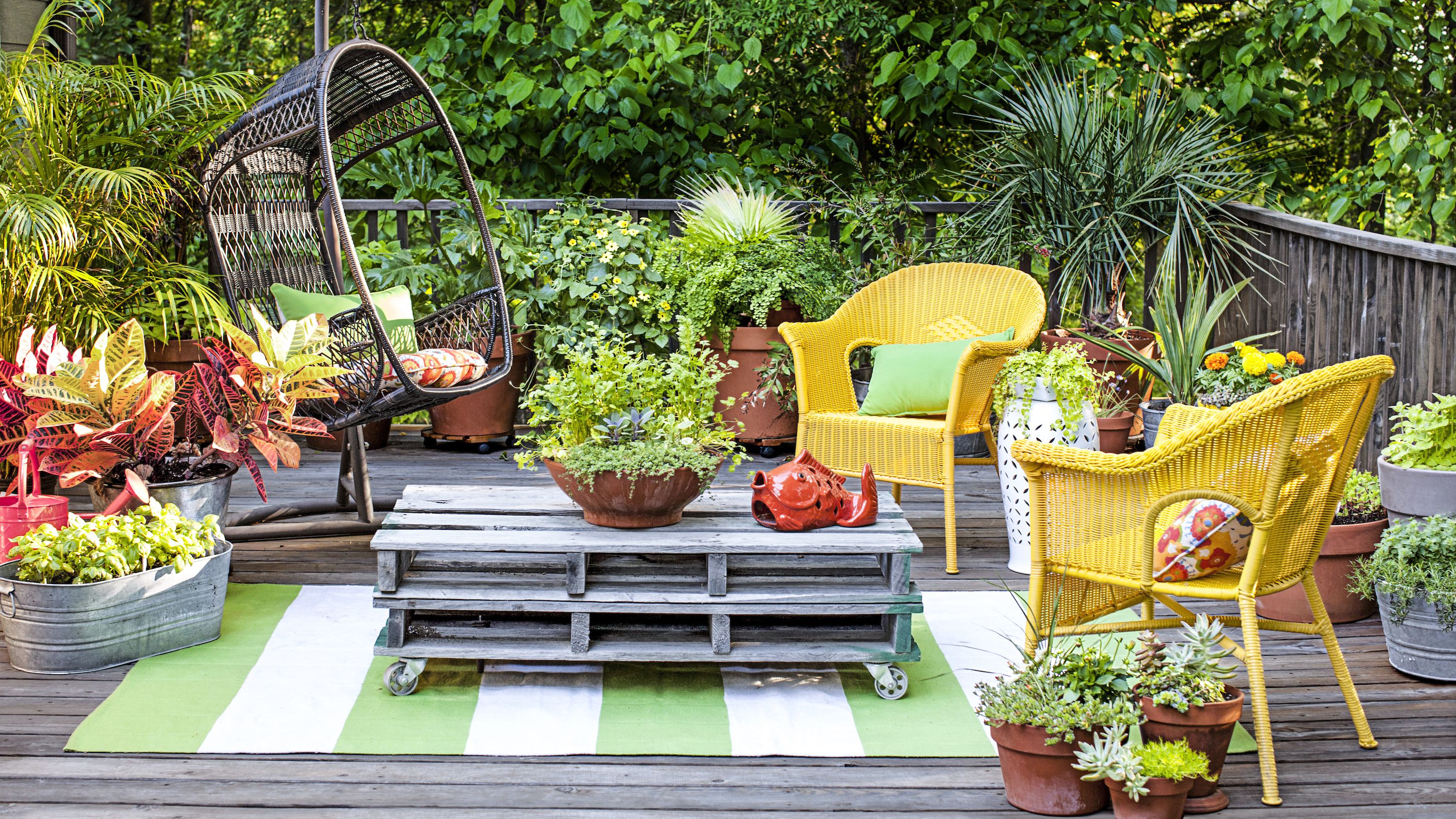 40+ Ways to Maximize a Small Garden