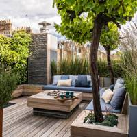 Small Roof Garden With Decking
