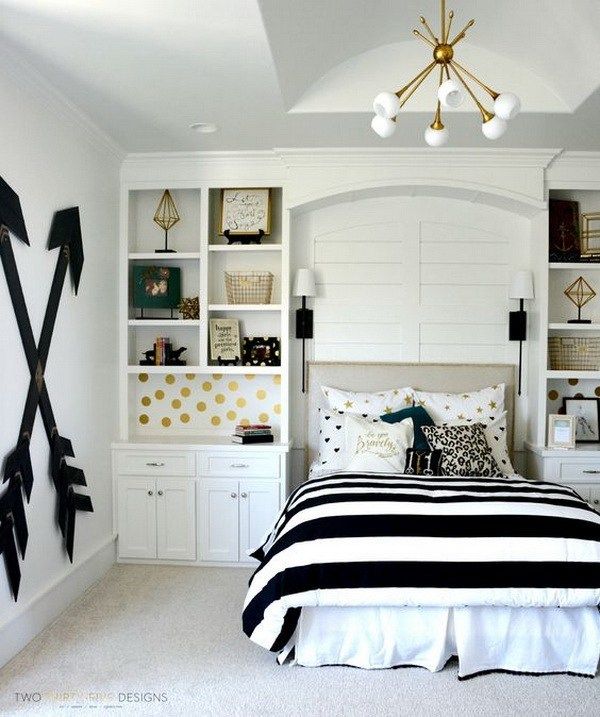 Pottery barn teen girl bedroom with wooden wall arrows. Budget-friendly  choice for a chic bedroom decor with this DIY wooden wall arrows.