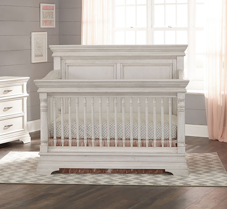 Crib in Rustic White Zoom. Actual