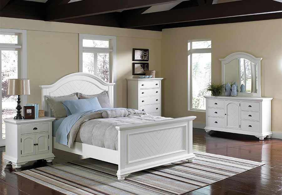 Elements Brook White Queen Headboard, Footboard, Rails, Triple Dresser,  Mirror, and