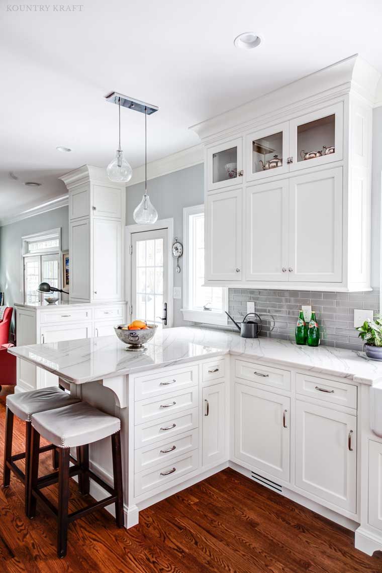 37 amazing white kitchen cabinet design ideas (? everything but the color  of floor lighter would be better with less contrast )