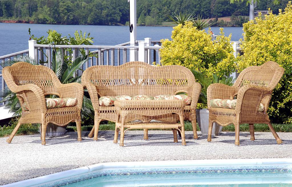 Wicker Furniture Set (Click to Enlarge)