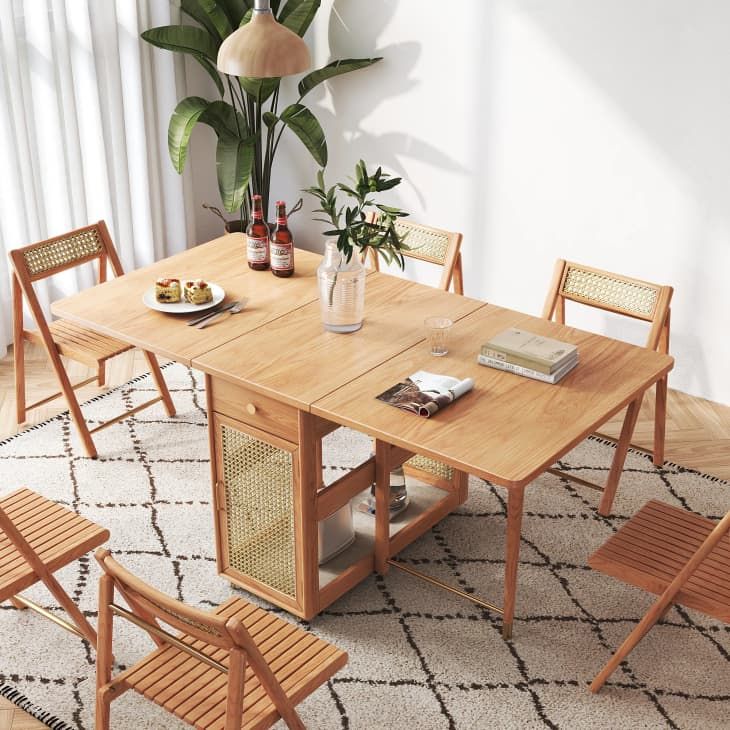 Thing you need to know about folding  dining table and chairs