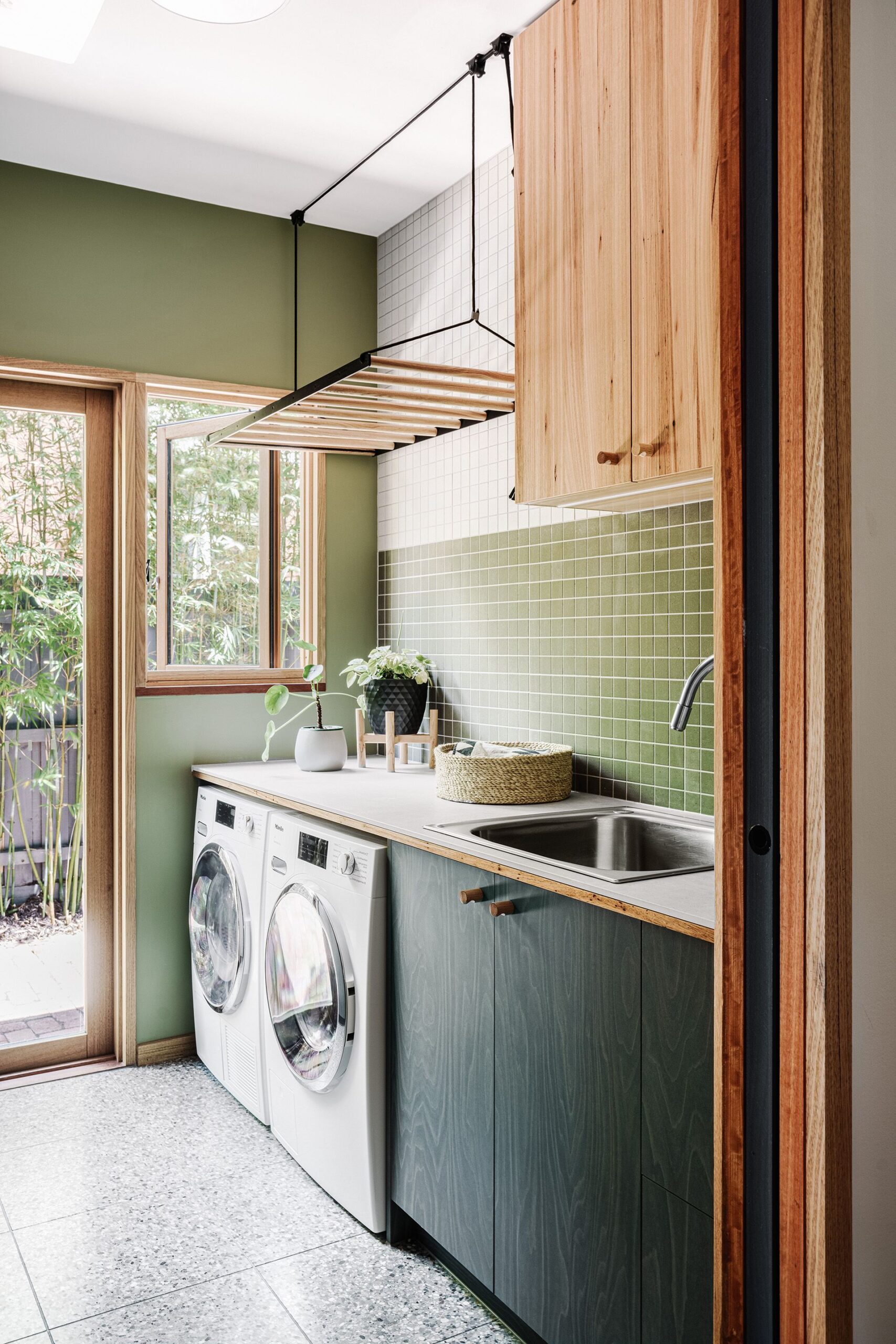 laundry room decorating ideas on a
budget  : maximize storage space