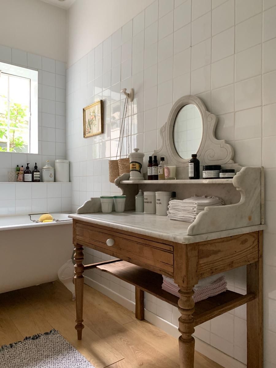 Get Hold Of Amazing Bathroom Cupboards