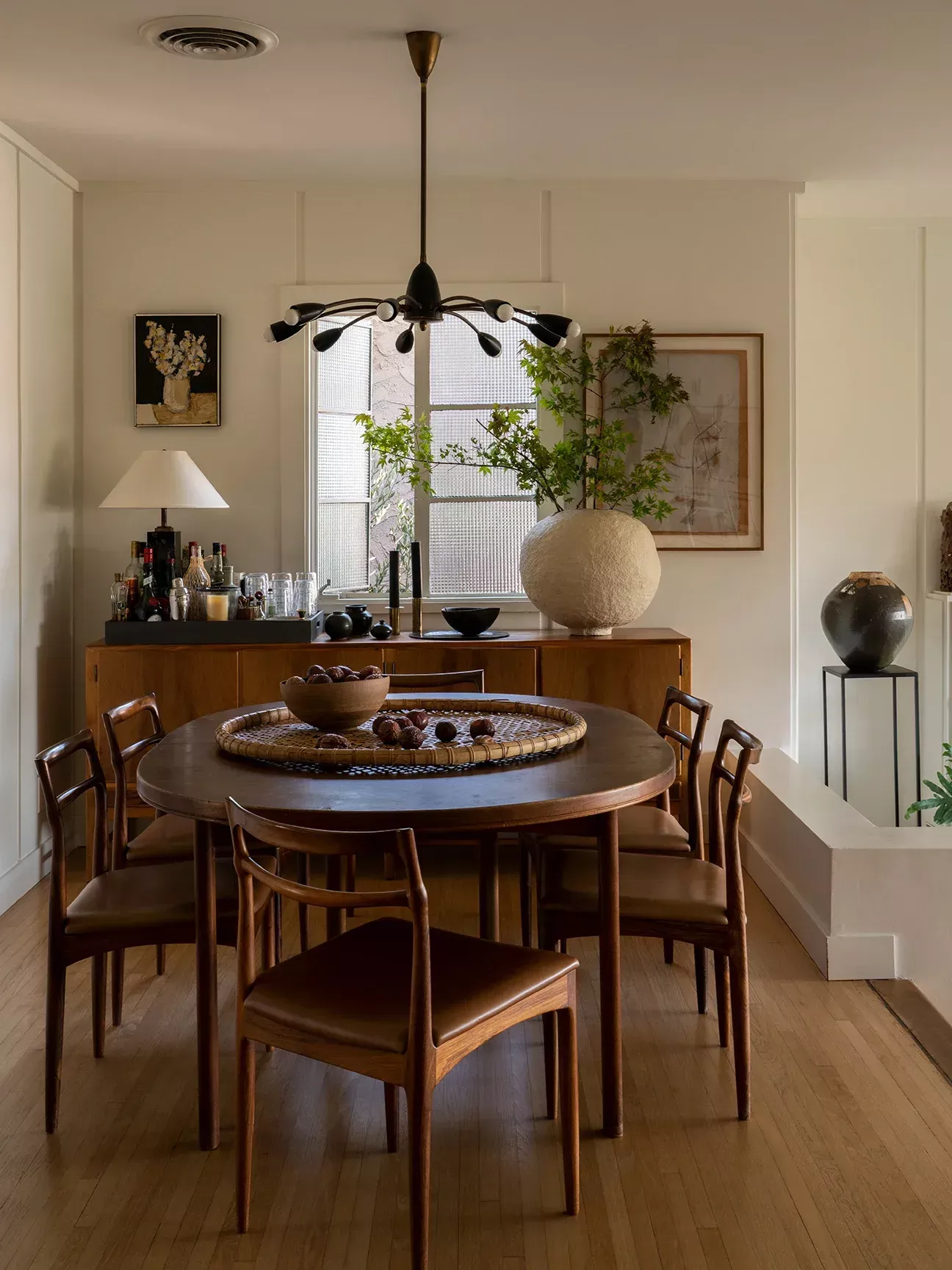 How to modify your dining room design?