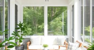 Charming Ideas for Designing Your Cozy Small Screened Porch
