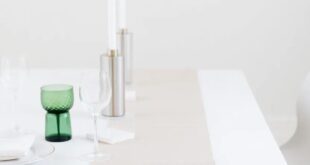 27 Elegant Table Runners and Dinnerware Styling Ideas for Your Next Gathering
